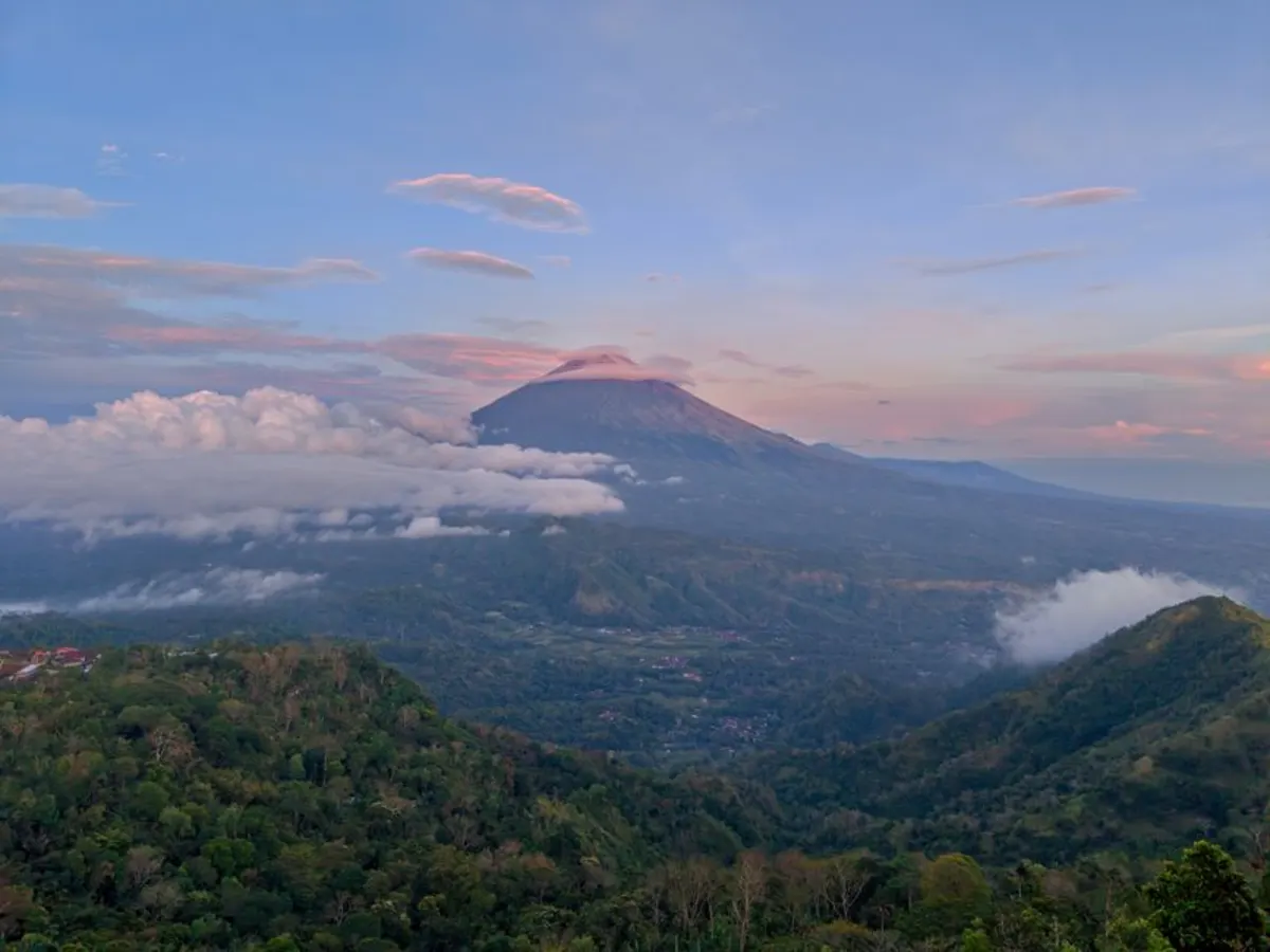 Resort dengan kolam renang di Bedugul — Kenyataan tentang Pelangi Homestay